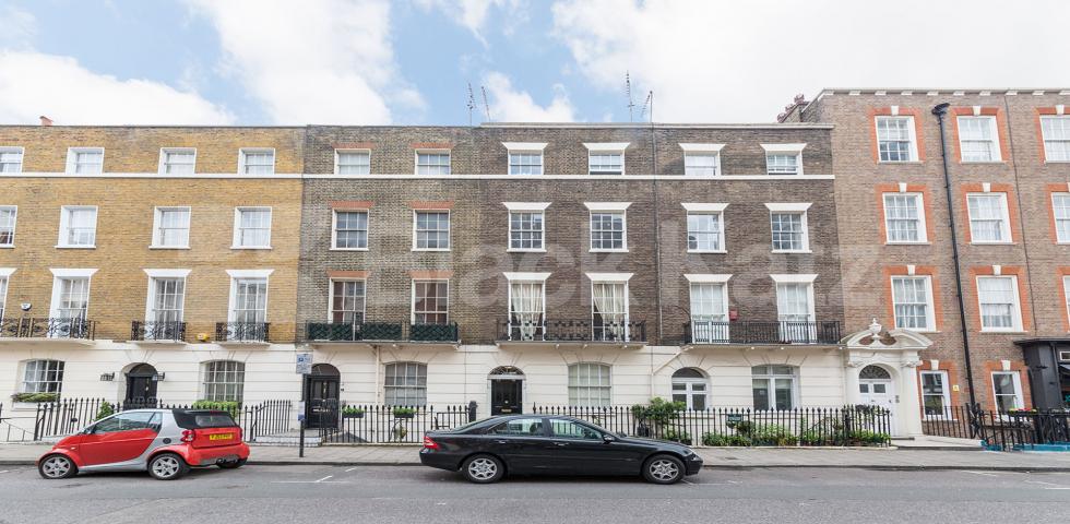 			2 Bedroom, 1 bath, 1 reception Flat			 Kendal Street, Hyde Park